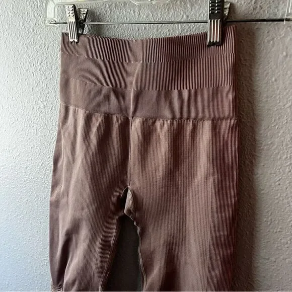 Lululemon In The Flow Crop 19” Mauve Pink - Picture 4 of 5